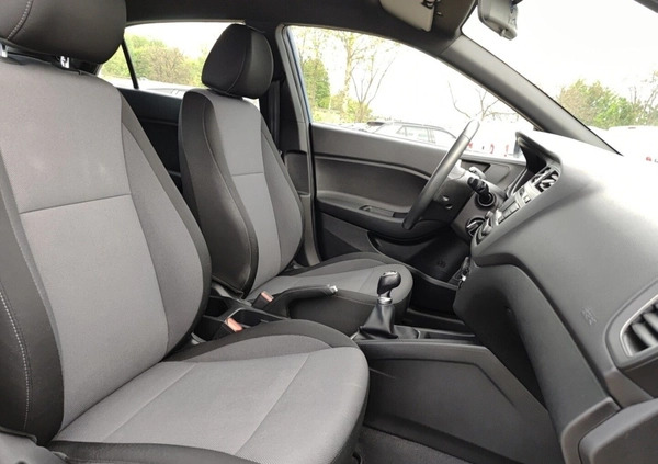 Hyundai i20 cena 43800 przebieg: 79467, rok produkcji 2017 z Lesko małe 379